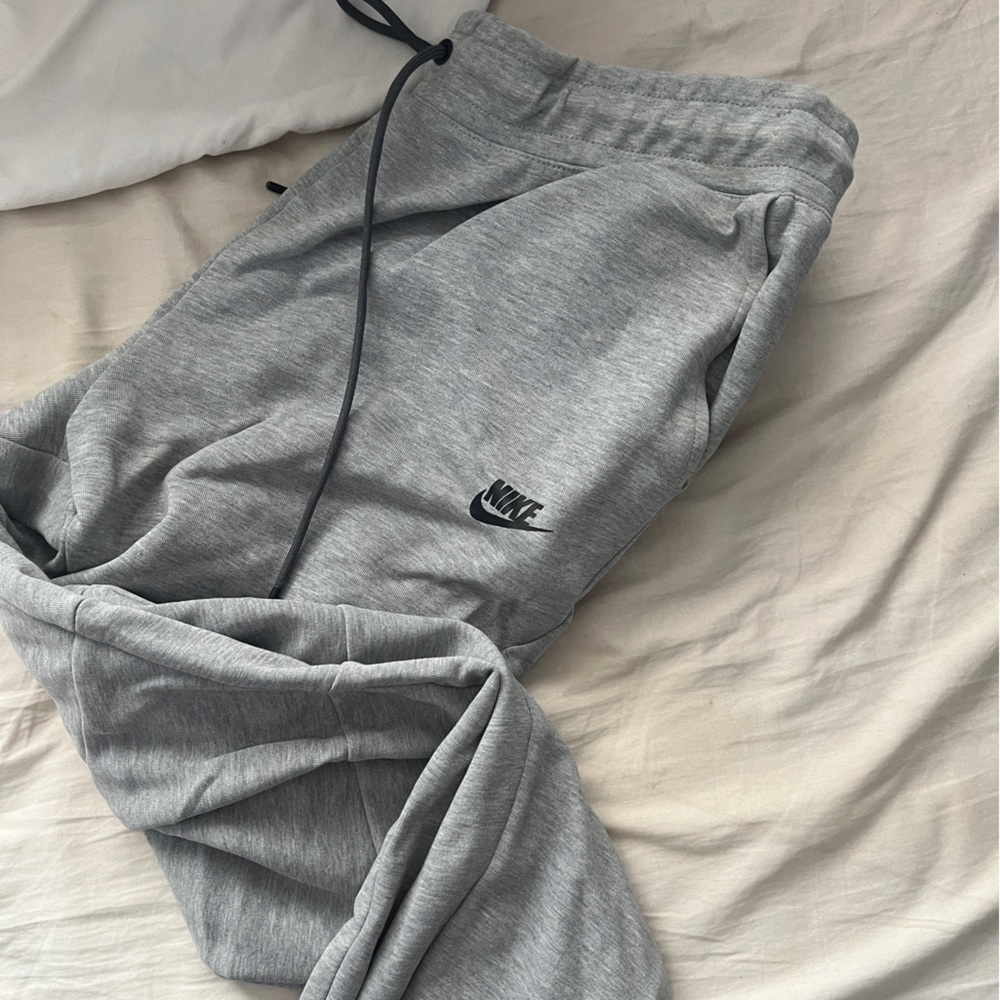 Nike tech fleece joggers